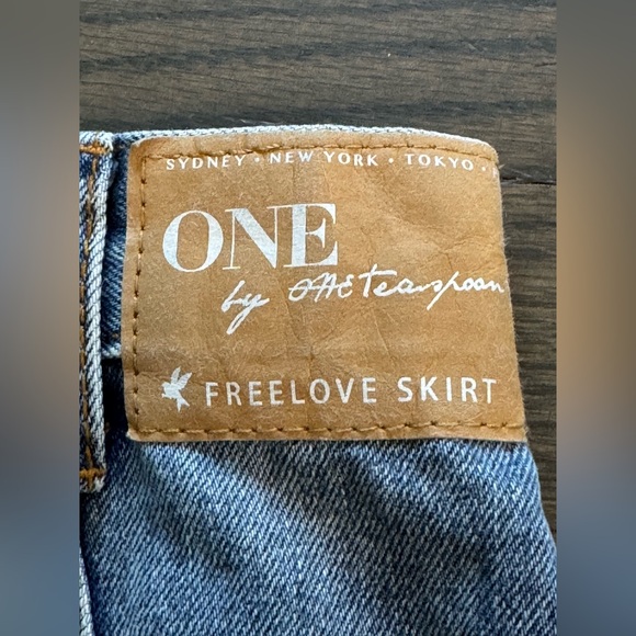 One Teaspoon Blue Distressed Denim Pencil Skirt 24 EUC - Picture 3 of 6